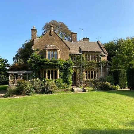 فيلا بيمينسترفي The Dower House At Parnham Park المظهر الخارجي الصورة